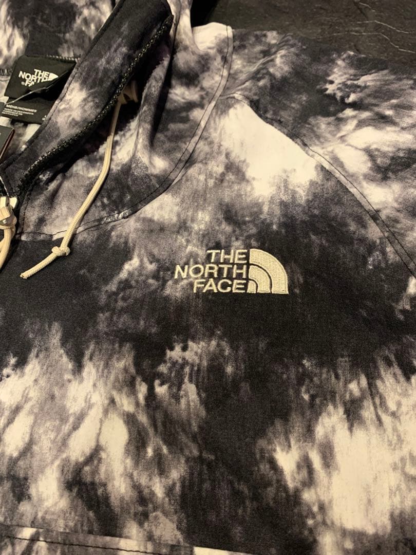 THE NORTH FACE タイダイ柄フーディー