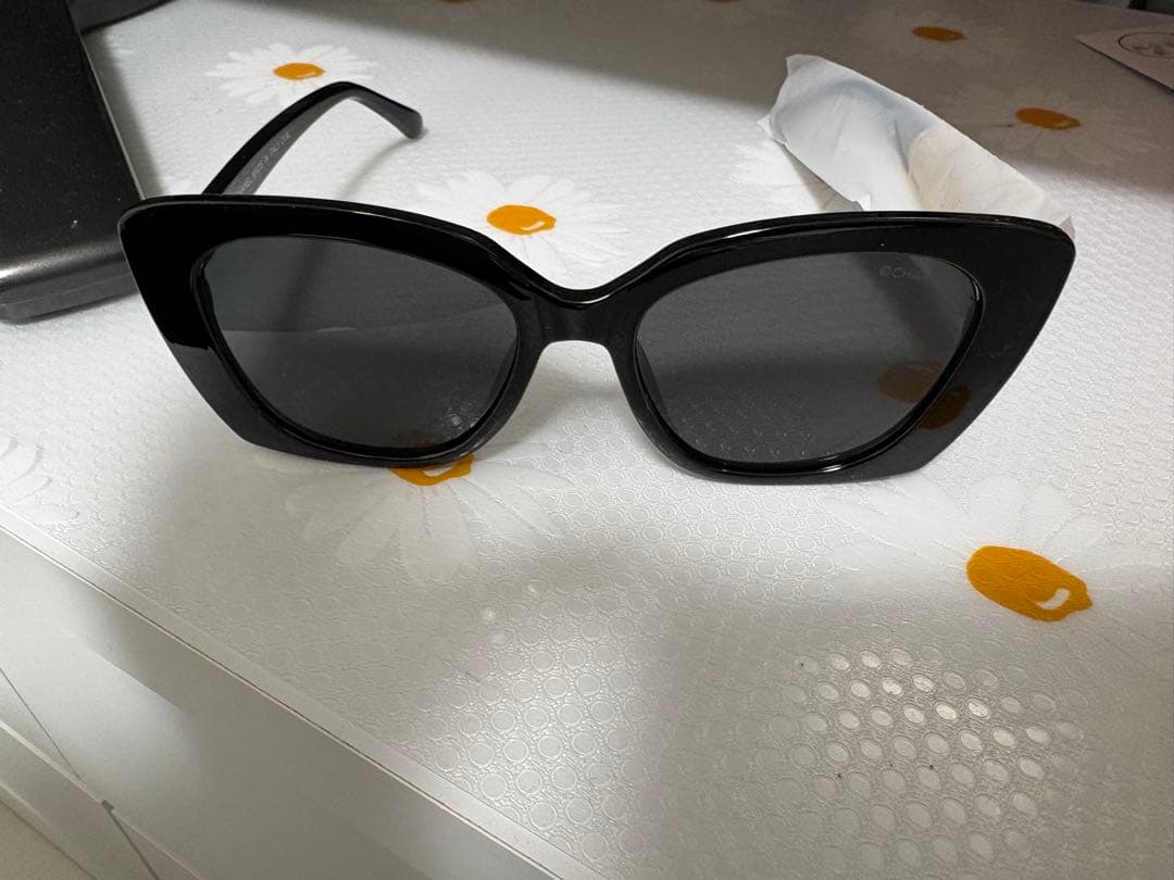 Chanel キャットアイサングラス ブラック