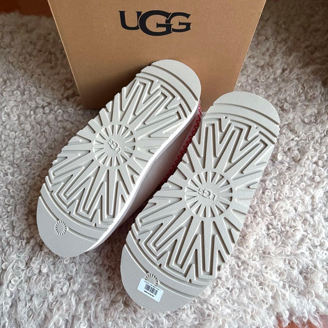 ７♡２４cm♡UGG♡Tazz Love♡新品未使用⑅◡̈⃝*