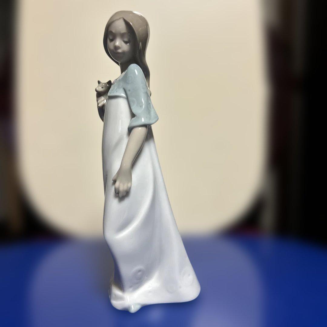 値下げしました　美品　NAO陶器製少女像 青いショール 2セット　高さ22cm