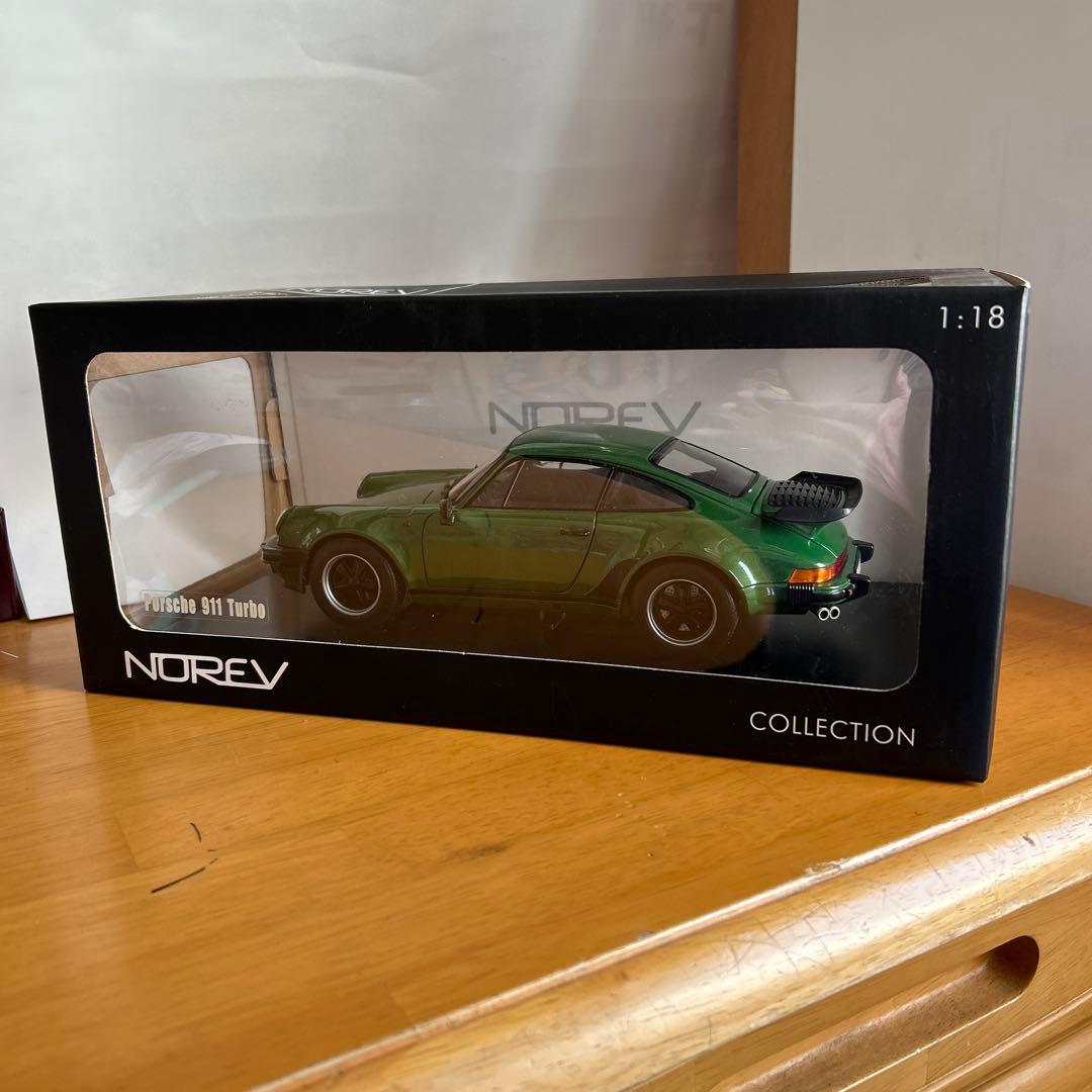 1/18ノレブ　ポルシェ911ダーボー