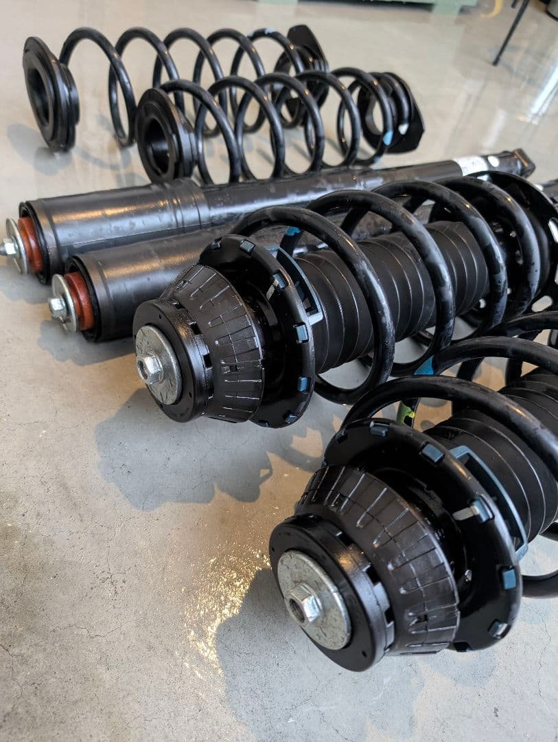 ホンダ シャトル 1.5ハイブリッドZ 後期型 純正サスペンションキット 1台分