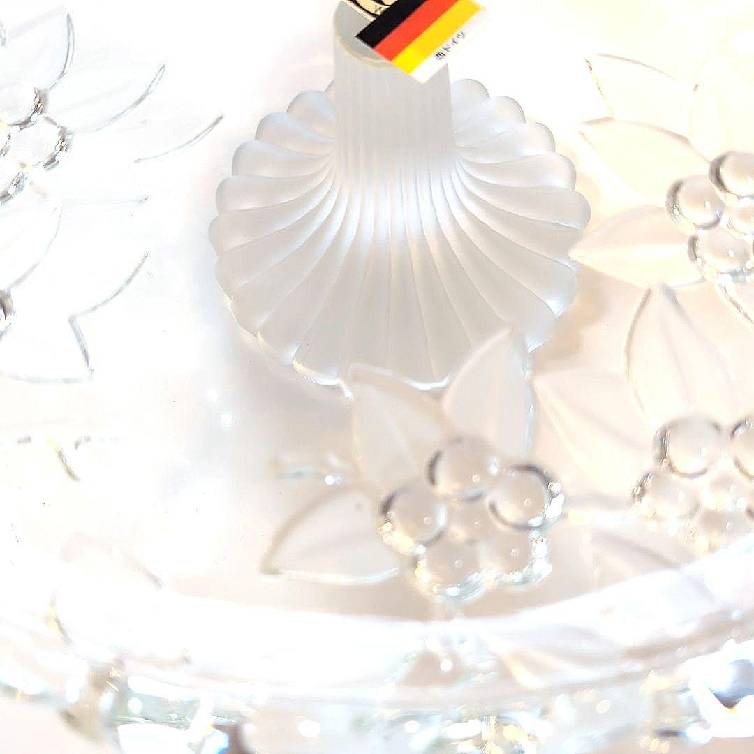 ドイツ製　美しいお花のクリスタルガラスのコンポート皿