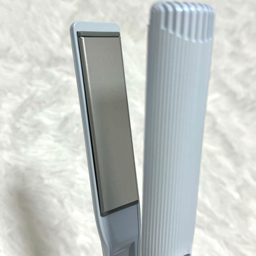 【新品同様】 リファ ストレートアイロン プロ RE-AT ホワイト 水色