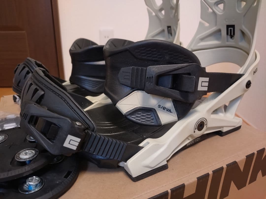 【美品】 NOW BRIGADE バインディング Mサイズ(25〜28.5㎝)