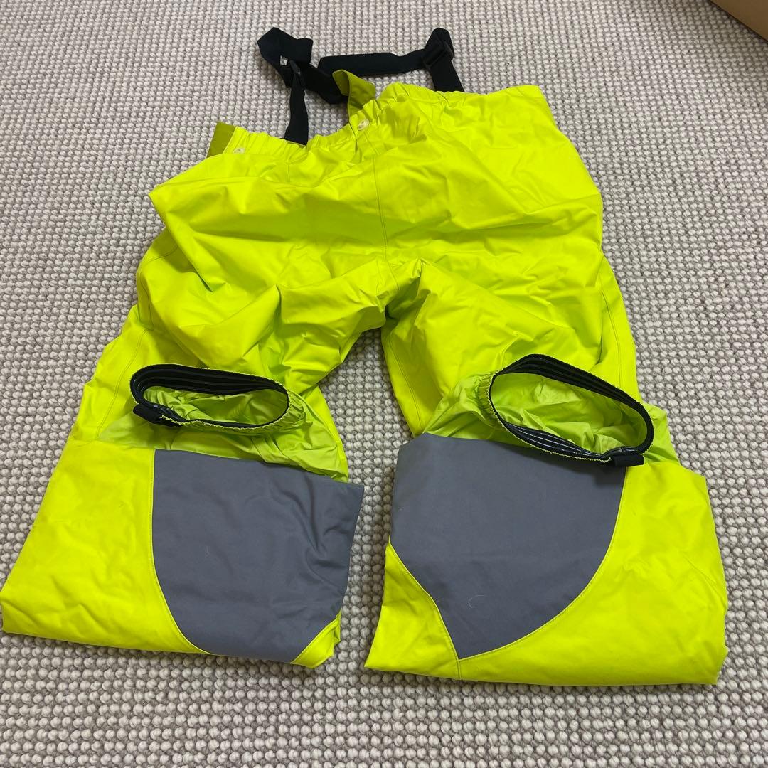 美品 モンベル 子供用 スキーウェア セット　上130 下140記名なし