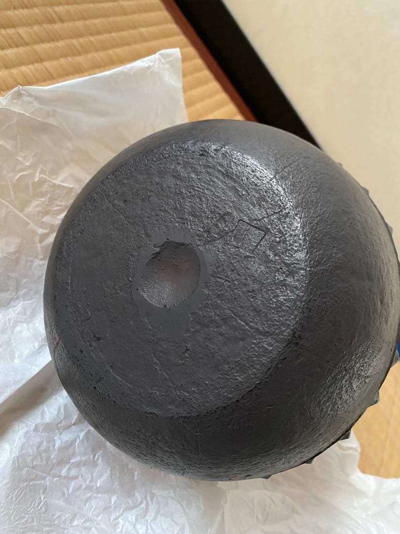 鉄瓶 鬼霰　鋳師　金森紹栄氏作　共箱入