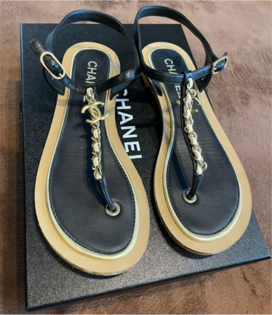 まるこ　CHANEL フラットサンダル　トングサンダル