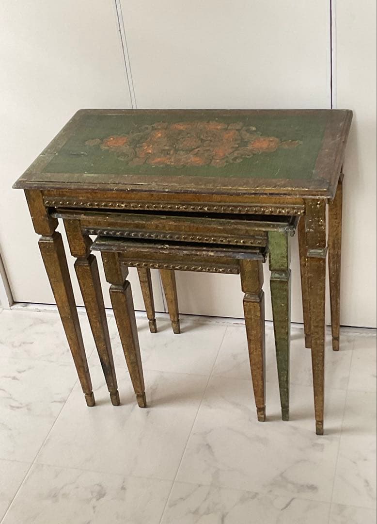 イタリア ヴィンテージ　ネストテーブル　ハンドペイント　型押し　アンティーク家具