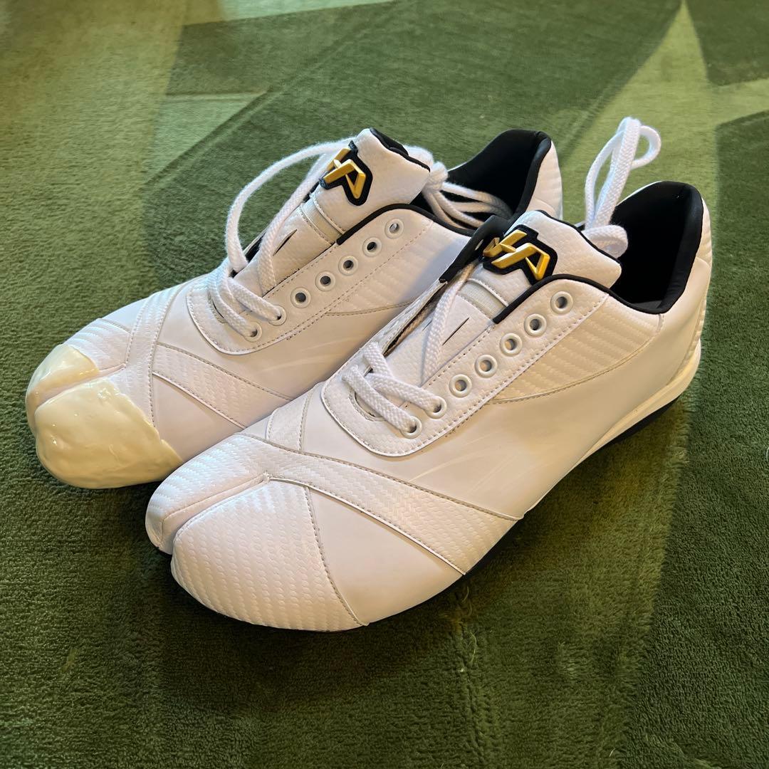 ハタケヤマ　足袋スパイク　27センチ