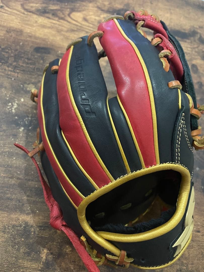 軟式グローブ　SSKプロエッジ限定品【西岡剛モデル】