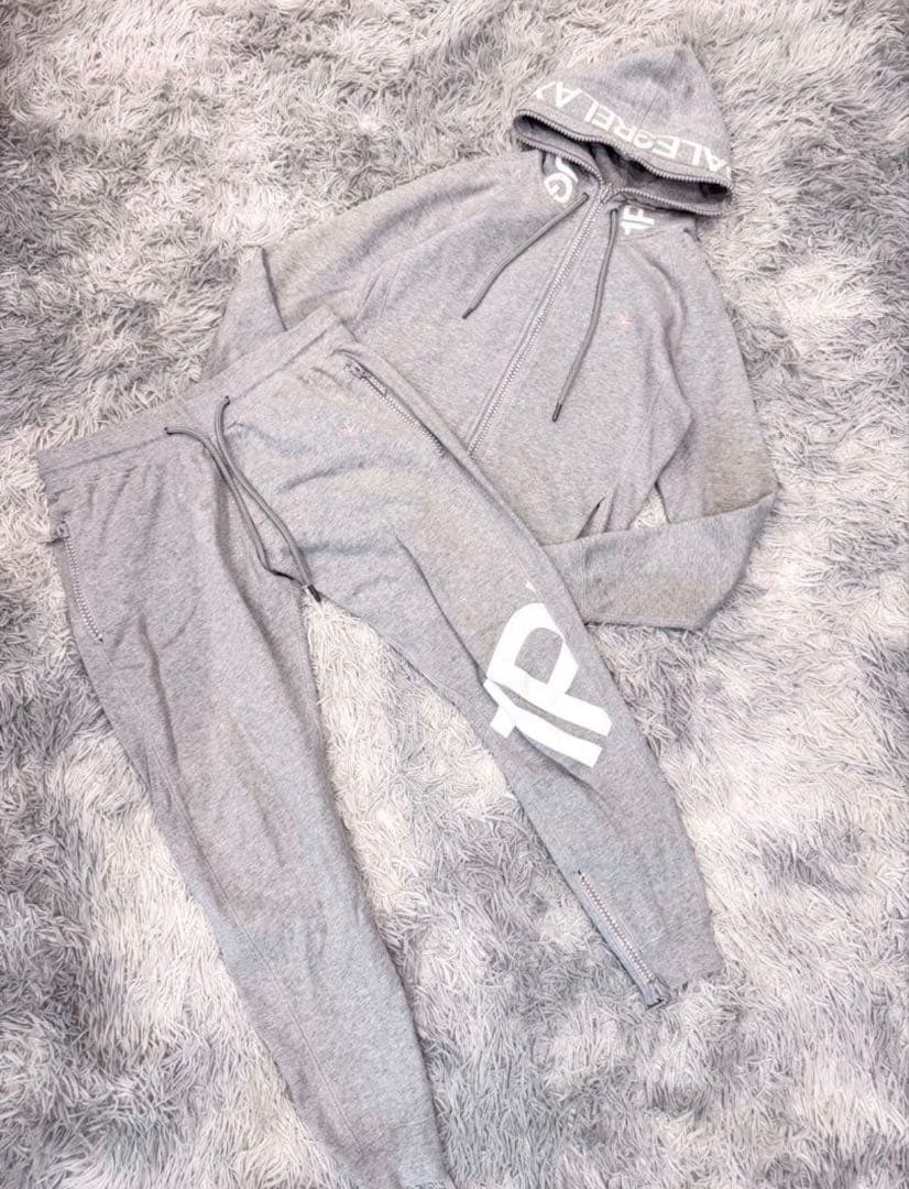 1PIU1UGUALE3 RELAX ロゴラインストーン セットアップ