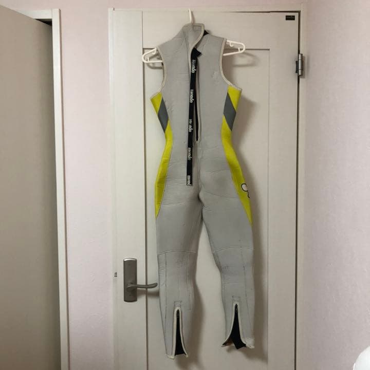 MONDO モンド　ウェットスーツ