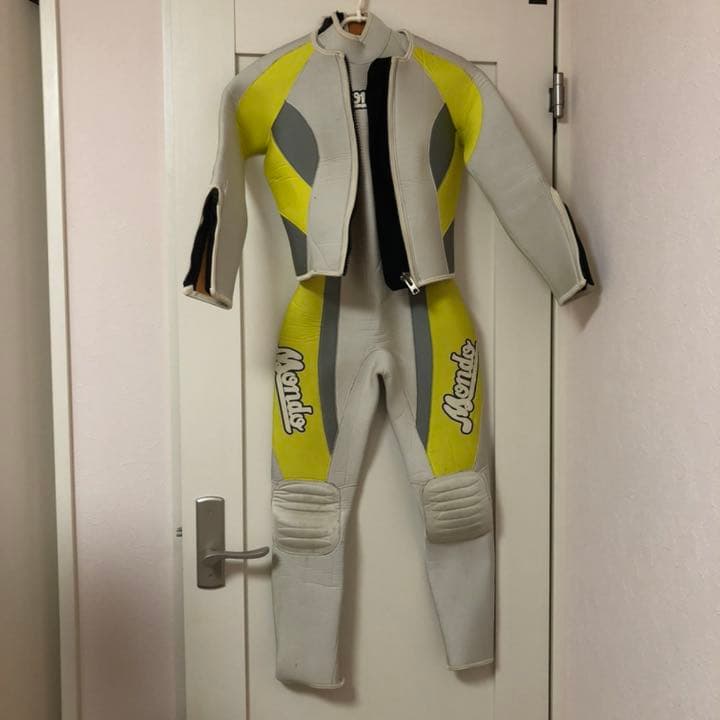 MONDO モンド　ウェットスーツ