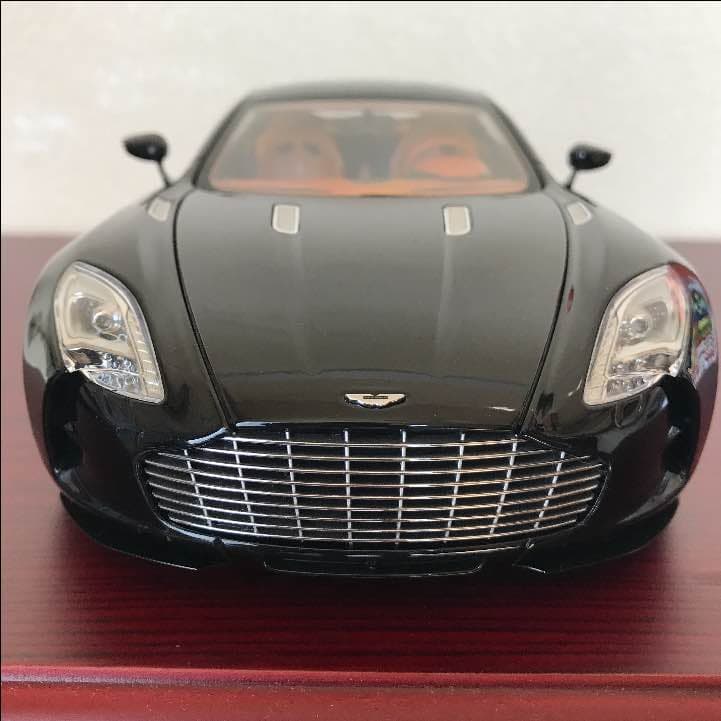 1/18 アストンマーチンONE77カスタム 希少車