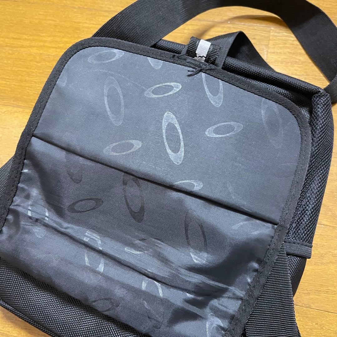 希少 正規品 OAKLEY オークリー ワンショルダーバッグ スリングバッグ