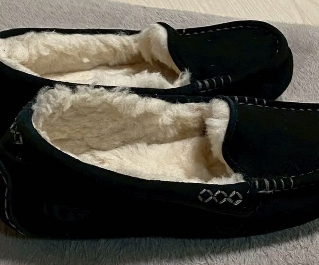 UGG ブラックスエード モカシン