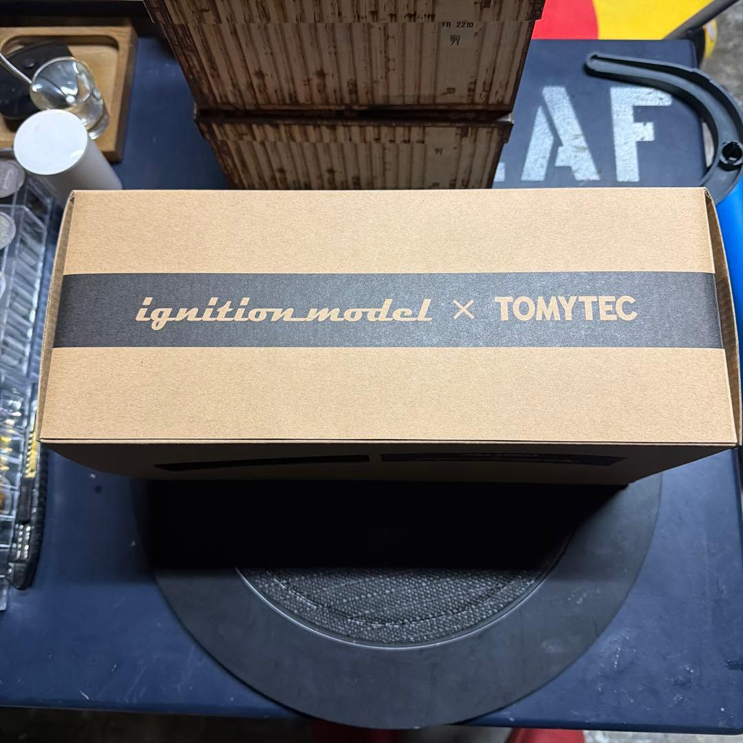 ignition.model パトカー仕様ミニカー 1/43