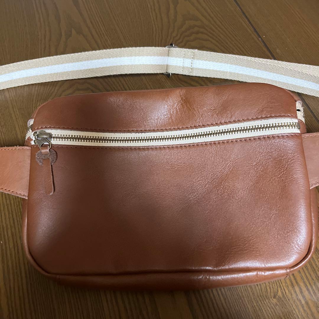 美品⭐︎Kanmi. 限定色ボディバッグ 防水レザー ウエストバッグ