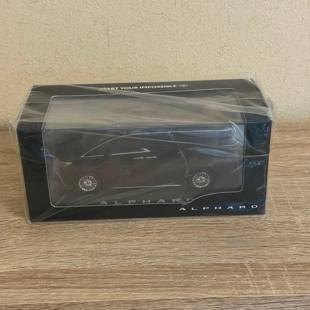 【非売品】トヨタ アルファード ブラック1/30 ミニカー