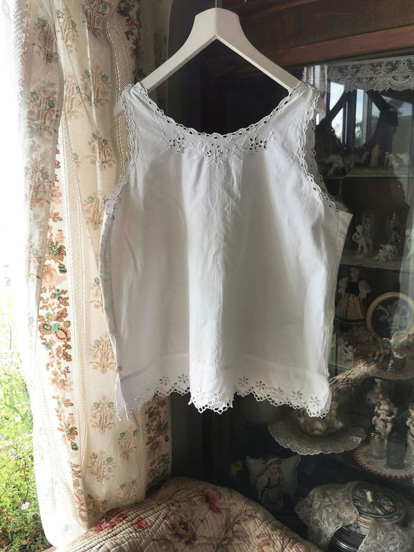 アンティークフランス アイレット花刺繍 スカラップリム リネンシャツ トップス