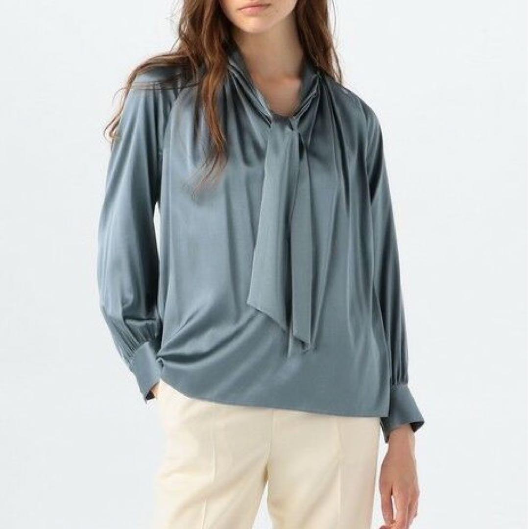 トゥモローランドコレクション ウォッシャブルサテン ボウタイギャザーブラウス