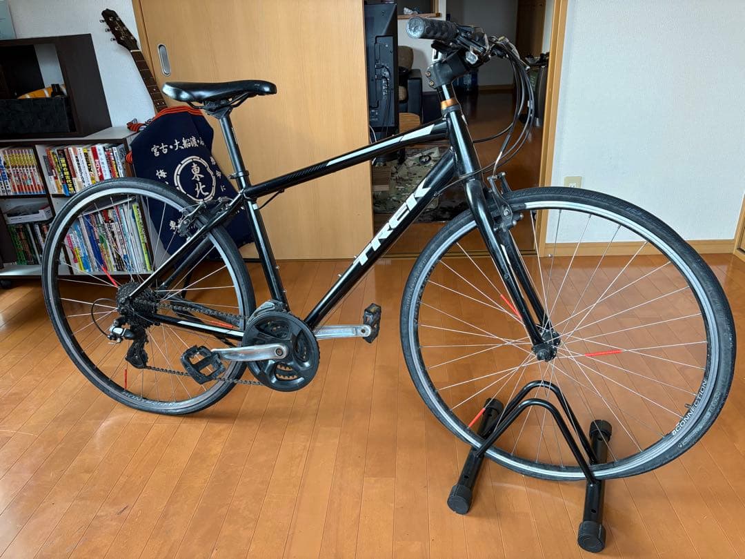 Trek クロスバイク ブラック 700C 21段ギア（要修理）