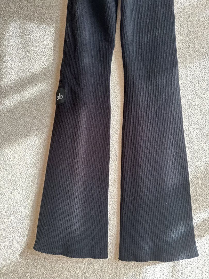 ALO YOGA ロングニットパンツ / リブニット ワイドフレア S