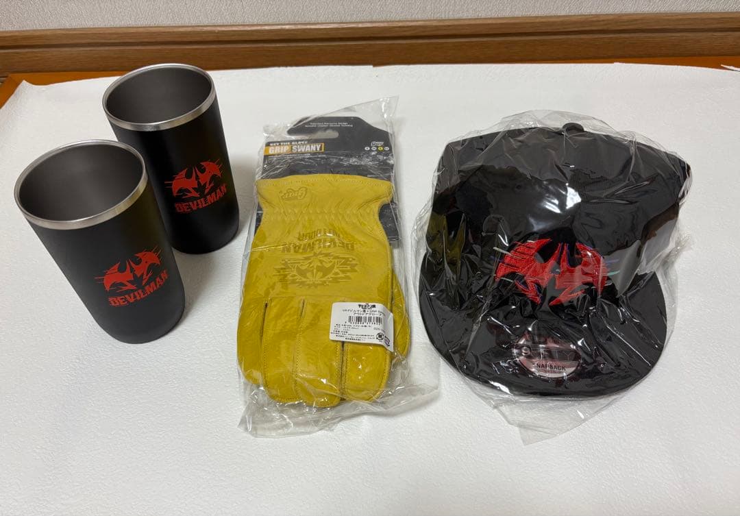 グリップスワニーVRデビルマン展 コラボG1グローブ 他