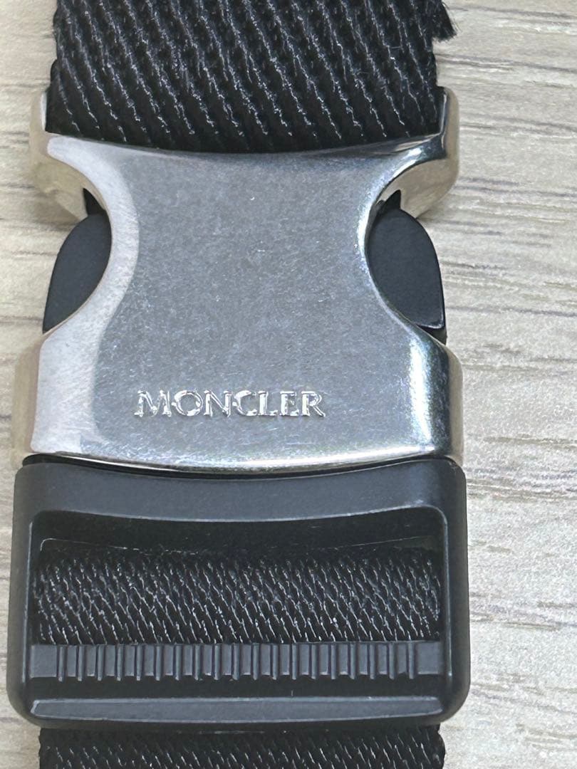 【良品】モンクレール ウエスト ボディバッグ黒J2 5M00001