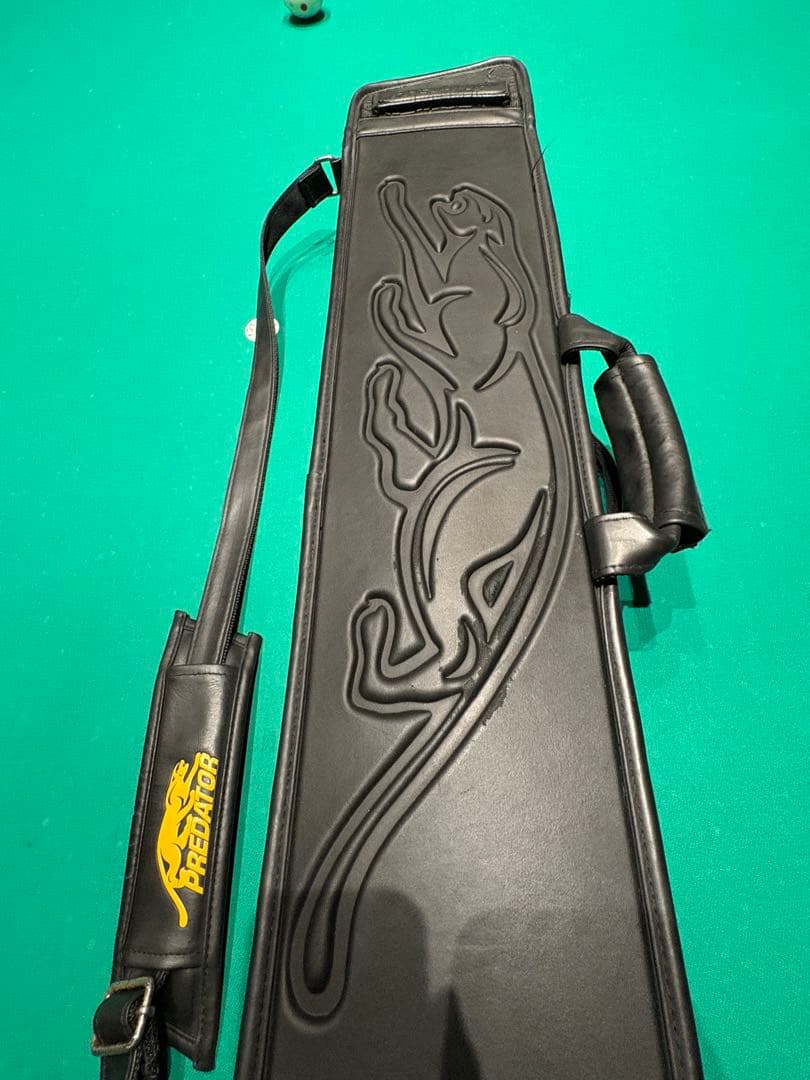 プレデター THRONE3-2ビリヤードキュー&キューケース　Revo11.8