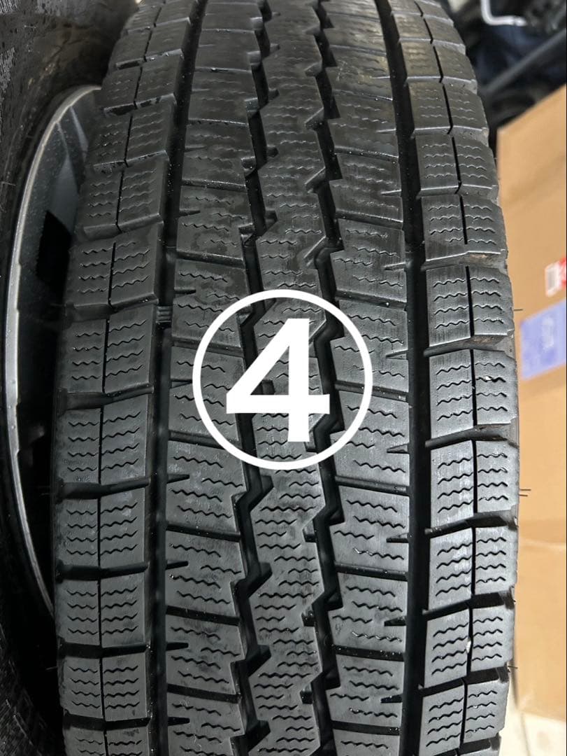 ハイエース2023年スタッドレス 195/80R15 4本セット ナット付き！