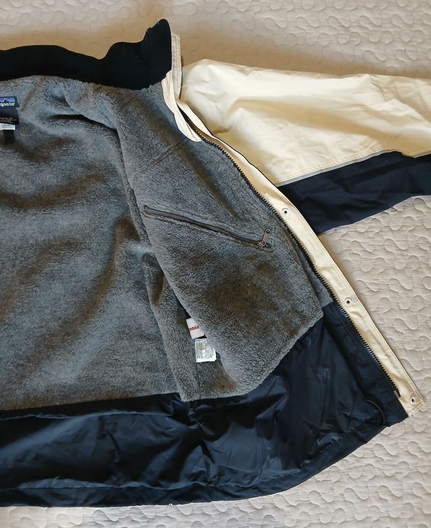 【パタゴニア/着用1回】フード有り　スノーウエア　ジャケット　レディース　キッズ