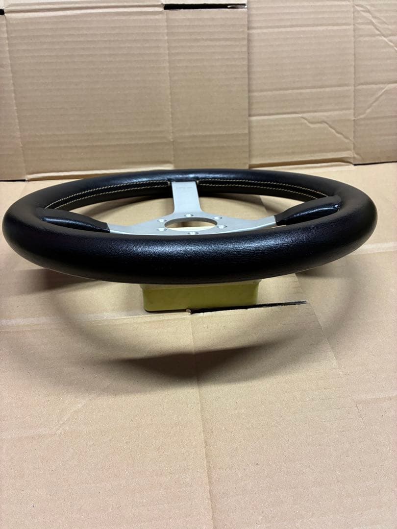 MOMO momo モモ ステアリング ハンドル キャバリーノ 旧車