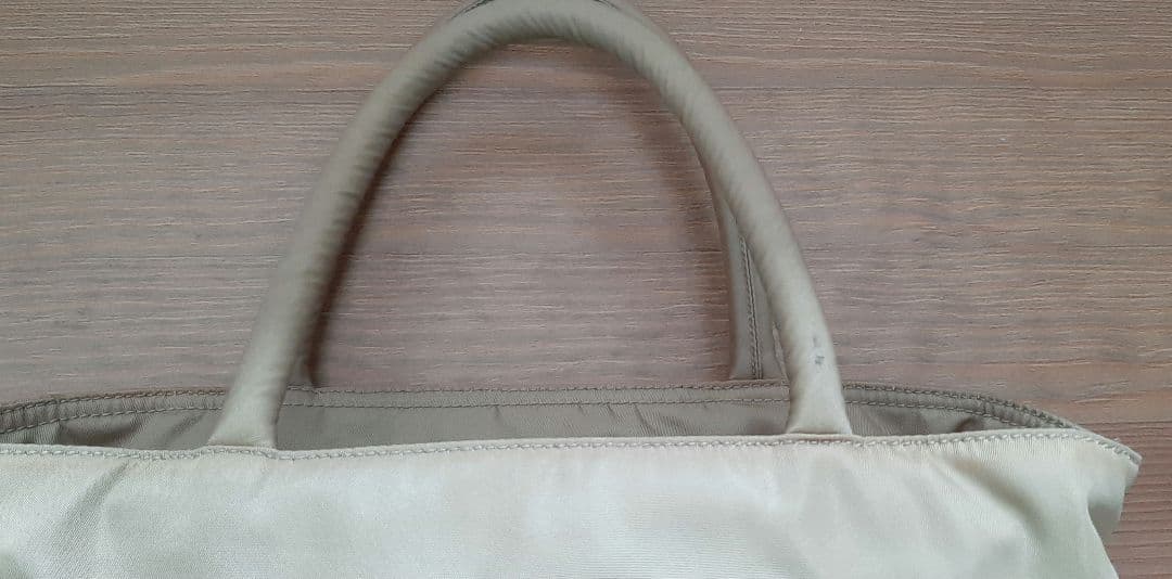 PRADA ベージュ ハンドバッグ