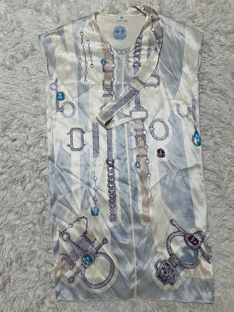 新品未使用タグ付き　エルメス　シルク100% カレ ワンピース ツイルレーヌ