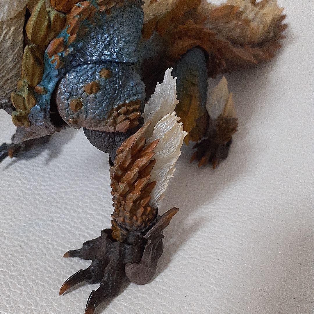 モンスターハンター　ジンオウガ　フィギュア