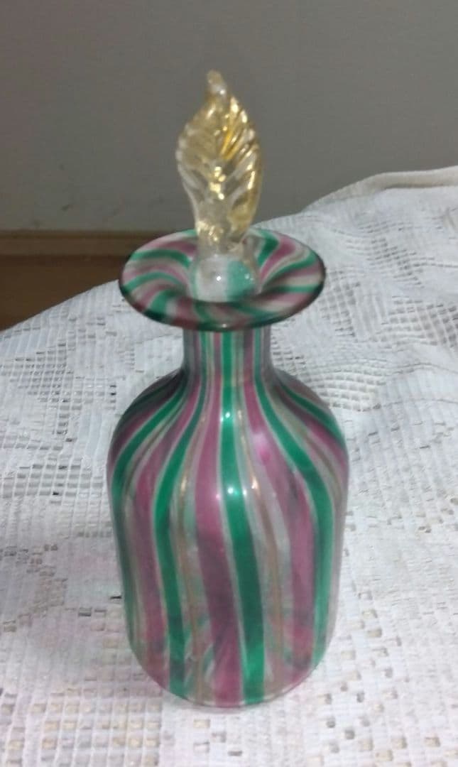 ベネチアングラスの香水瓶・小型のボトル　　　　　　　　　（新品未使用）