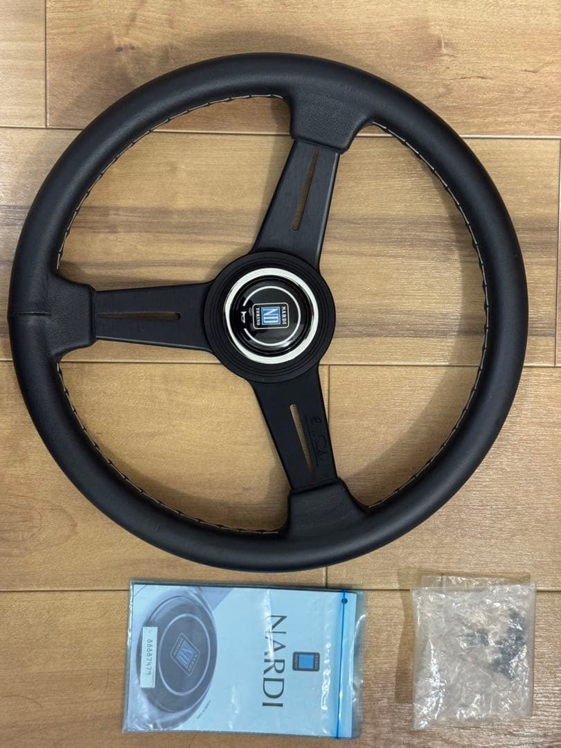 NARDI ステアリング　クラシック　N110 Φ33