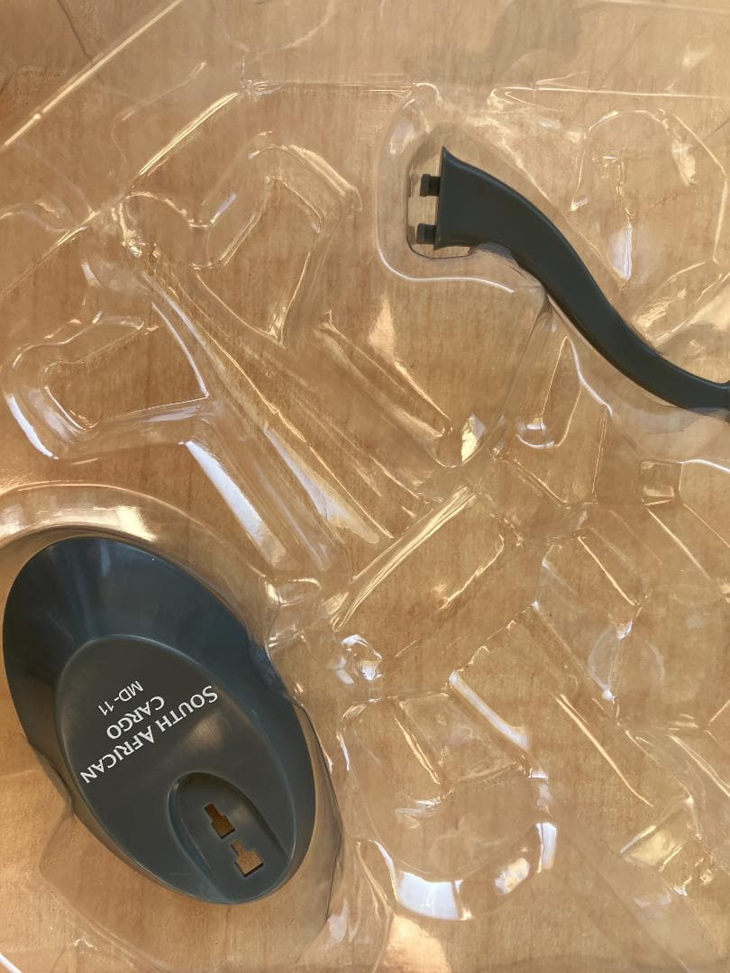 貨物機模型　南アフリカ航空　MD-11　1/400　　け