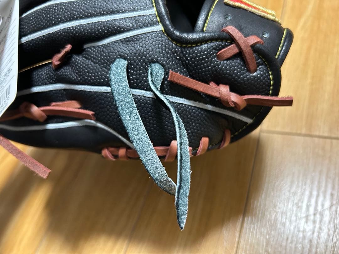 ウィルソン 野球グローブ 硬式・内野手用右投げ【定価　63800円】黒　ブラック