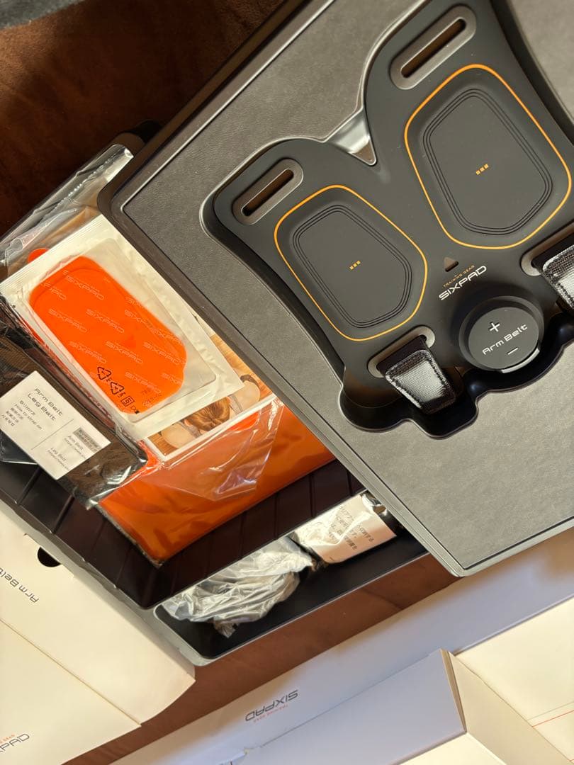 【未使用】SIXPAD 5点セット お腹1・腕2・脚2 自宅保管／箱ダメージあり