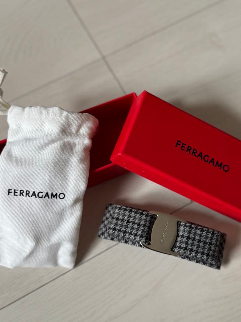 【FERRAGAMO】チェック柄ヘアアクセサリー