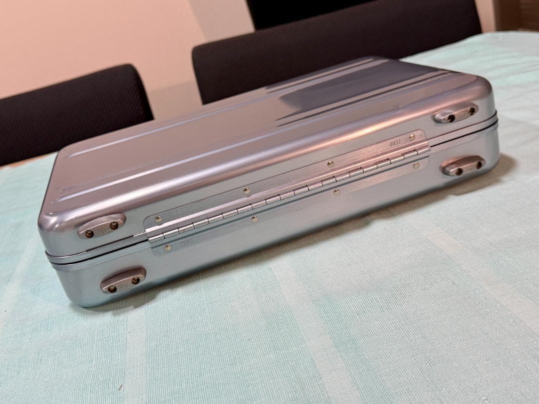 エリートシリーズ CEM ゼロハリバートン ポリッシュブルー 美品です