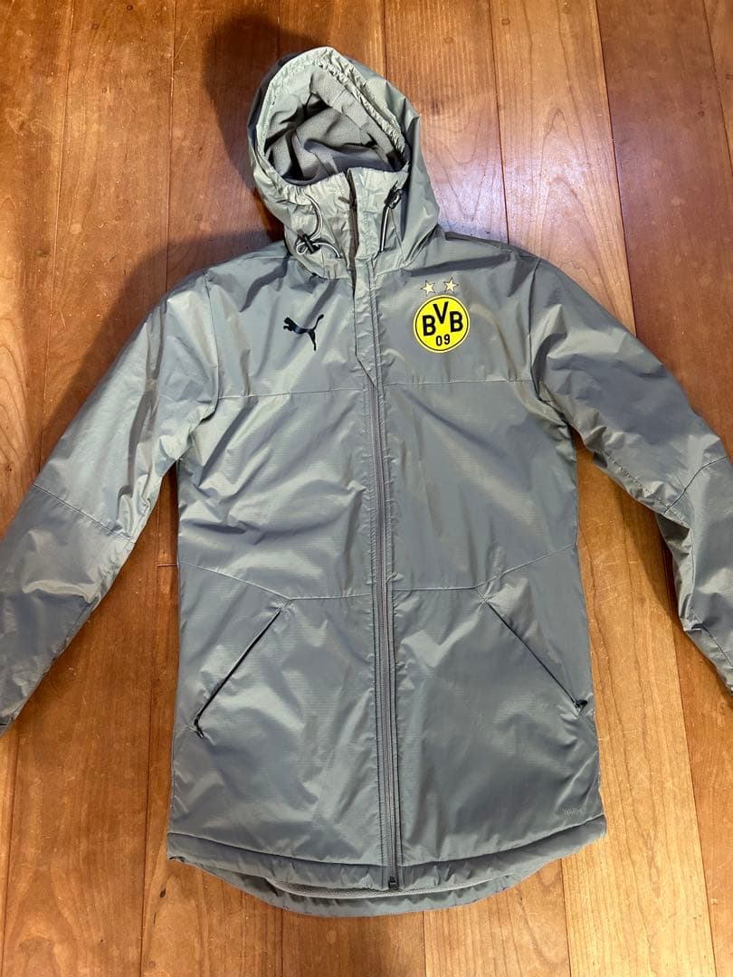美品PUMA ボルシア・ドルトムント ウィンタージャケット