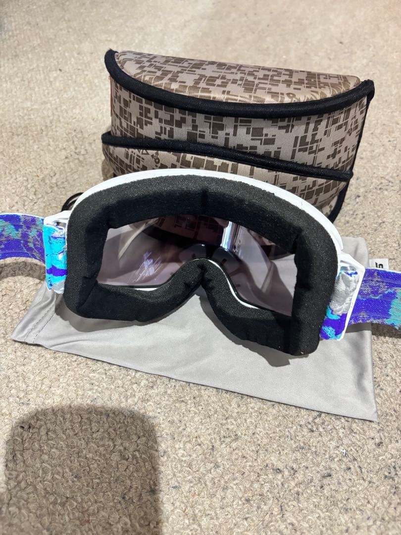 SWANS ゴーグル 換気付きホワイト/ブルー 収納ケース付き