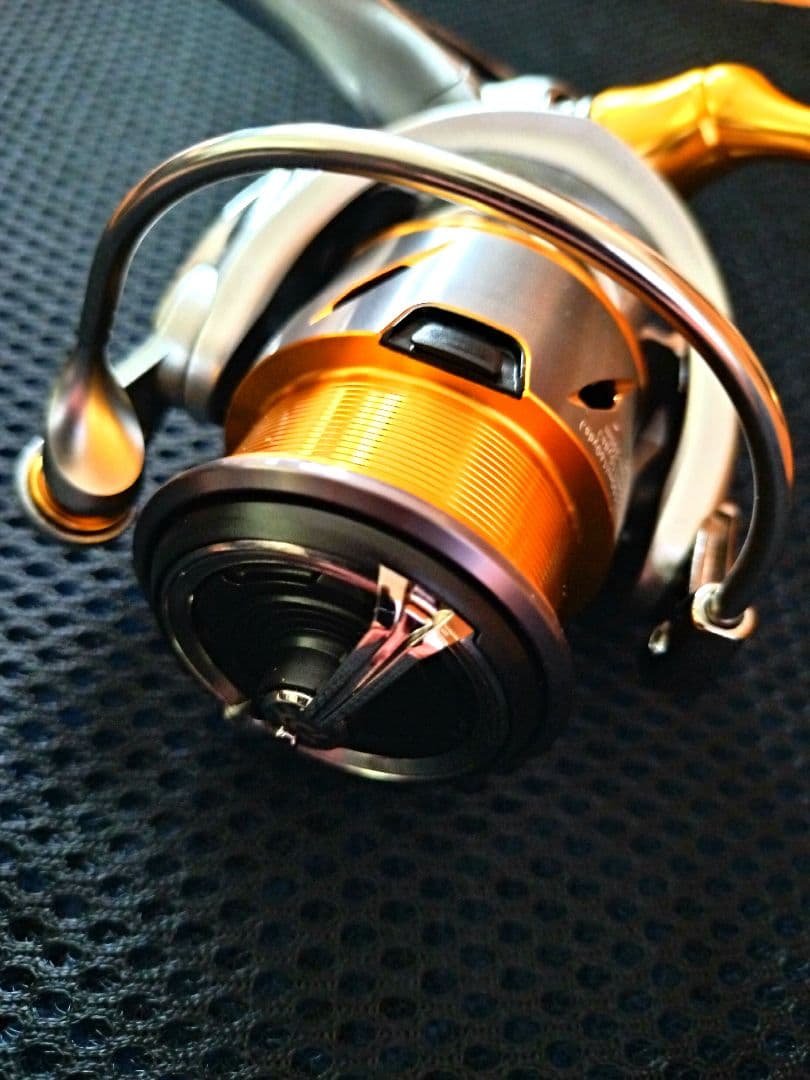 【新品未使用】ダイワ 21フリームスFC LT2000S 2BBノブ アジング