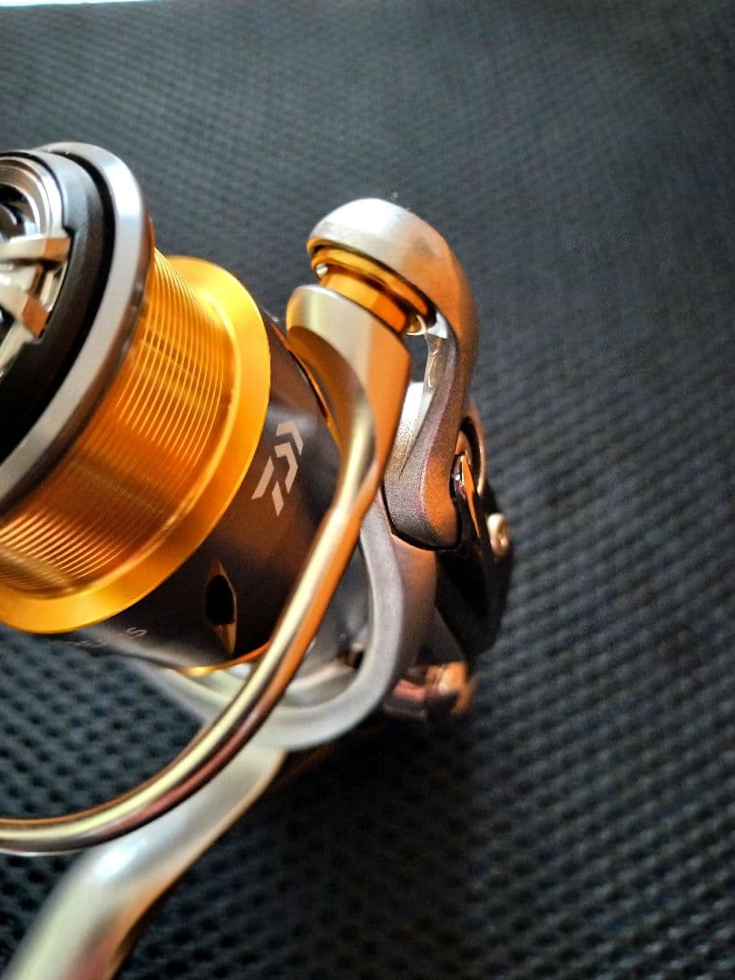 【新品未使用】ダイワ 21フリームスFC LT2000S 2BBノブ アジング