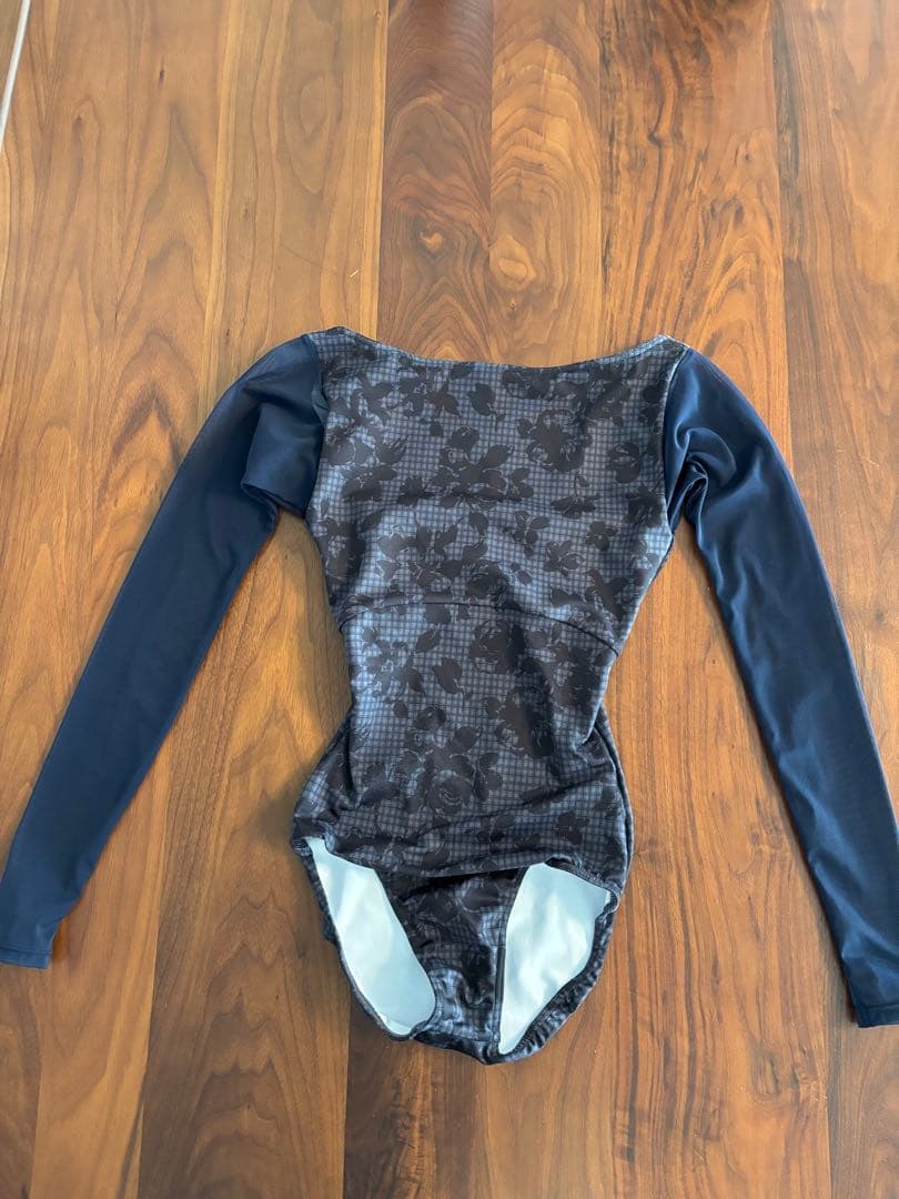 stina スティナ レオタード 長袖