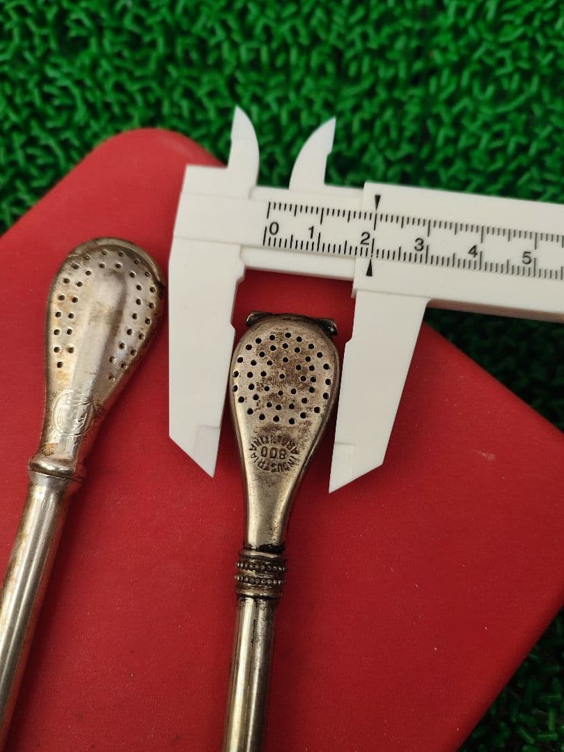 18Kと800の刻印が入ったヴィンテージメタルストロー